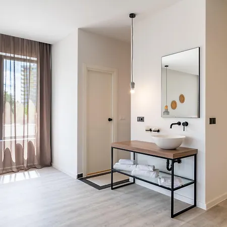 Primorski セインツ・コンスタンティン＆ヘレナ