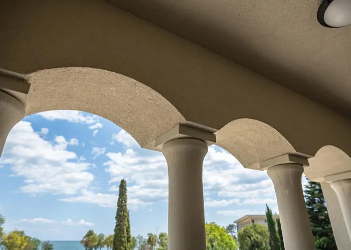 Primorski 3* Святые Константин и Елена